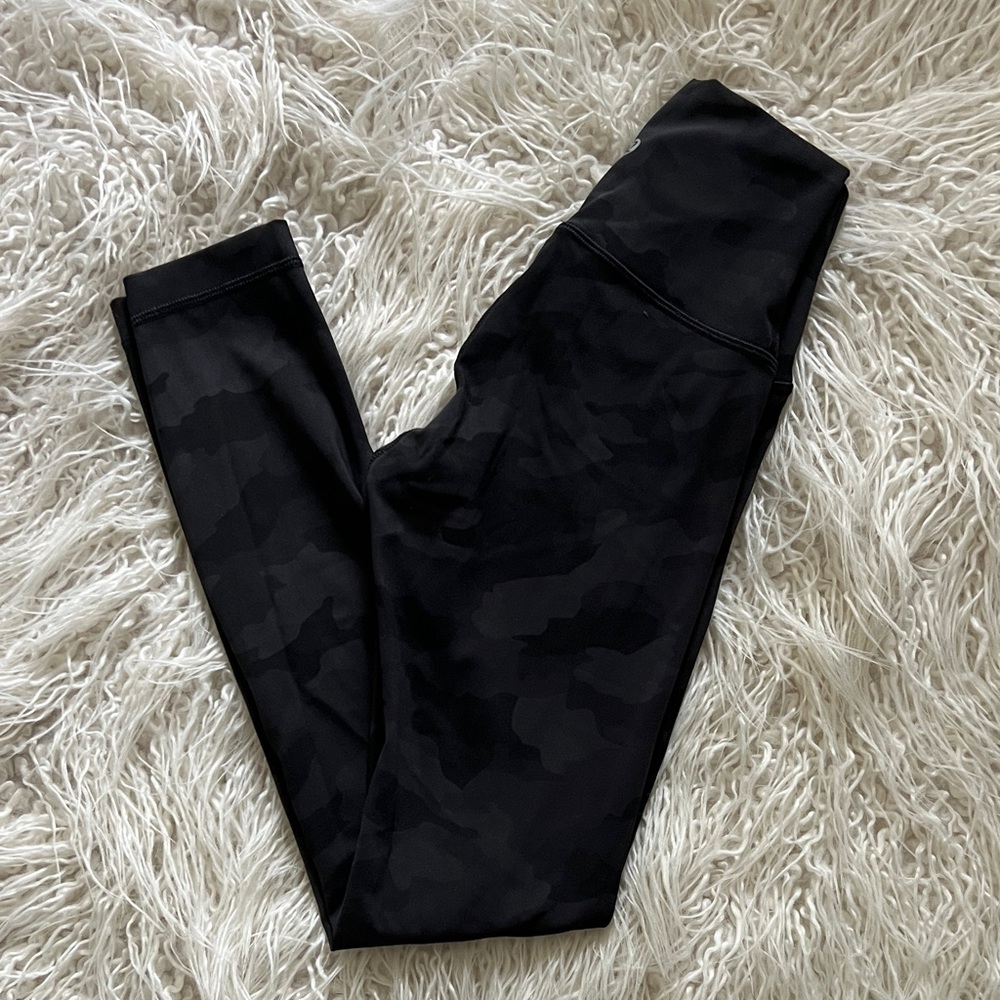 Women’s Lululemon Black Camouflage Leggings